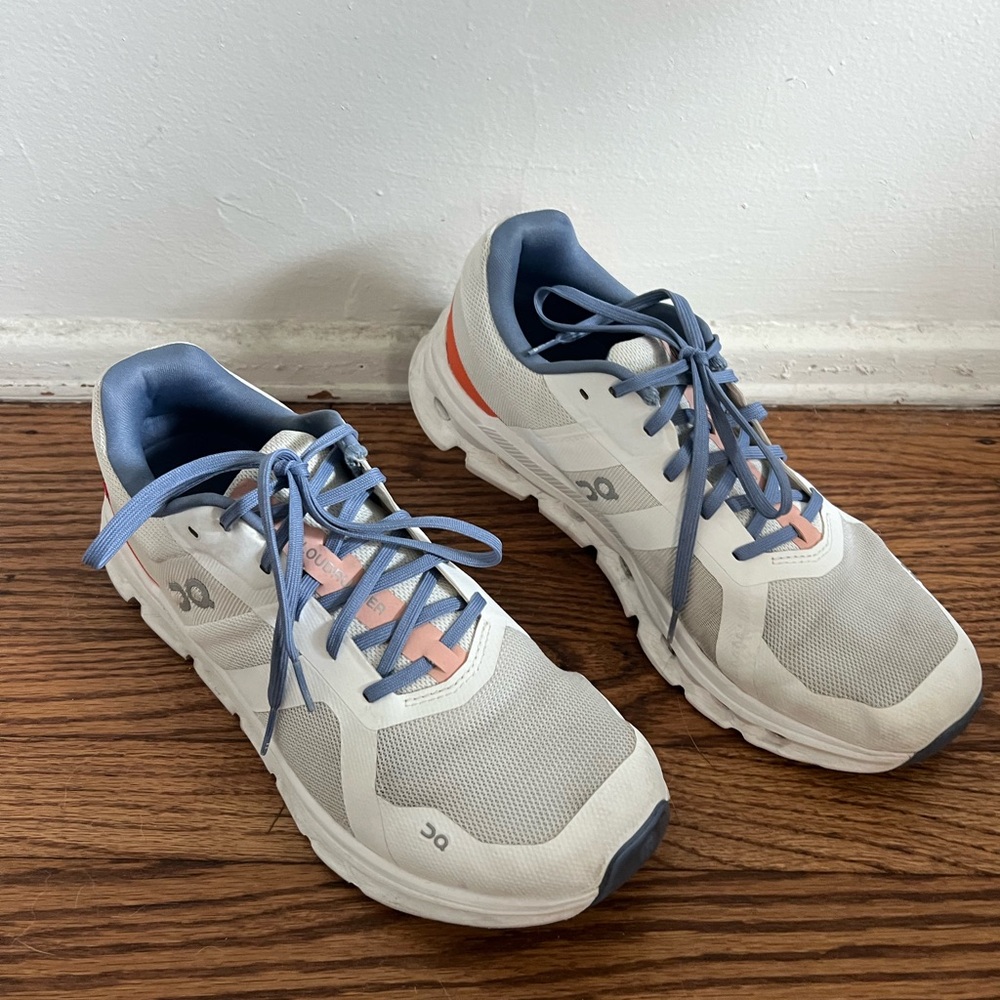 On Running- Cloudrunner- 10.5 women’s